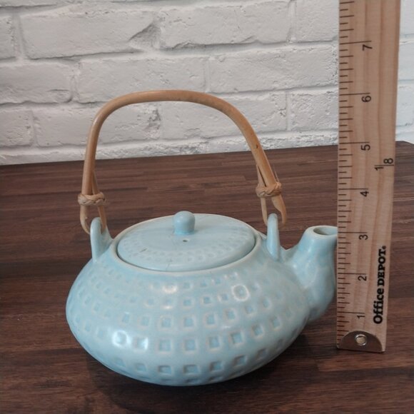 Vintage Teapot & 4 Cups Set Light Blue Rattan Handle By Pier 1 Imports Textured - Picture 6 of 11